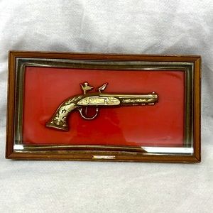 Vintage model of Flintlock pistol shadow box sz 9x3.5”